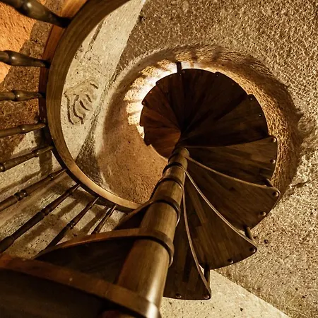 Oread Cave ホテル ウルギュップ