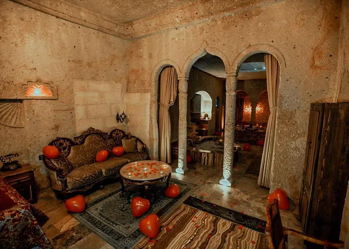 Oread Cave 3* أوروغوبْ